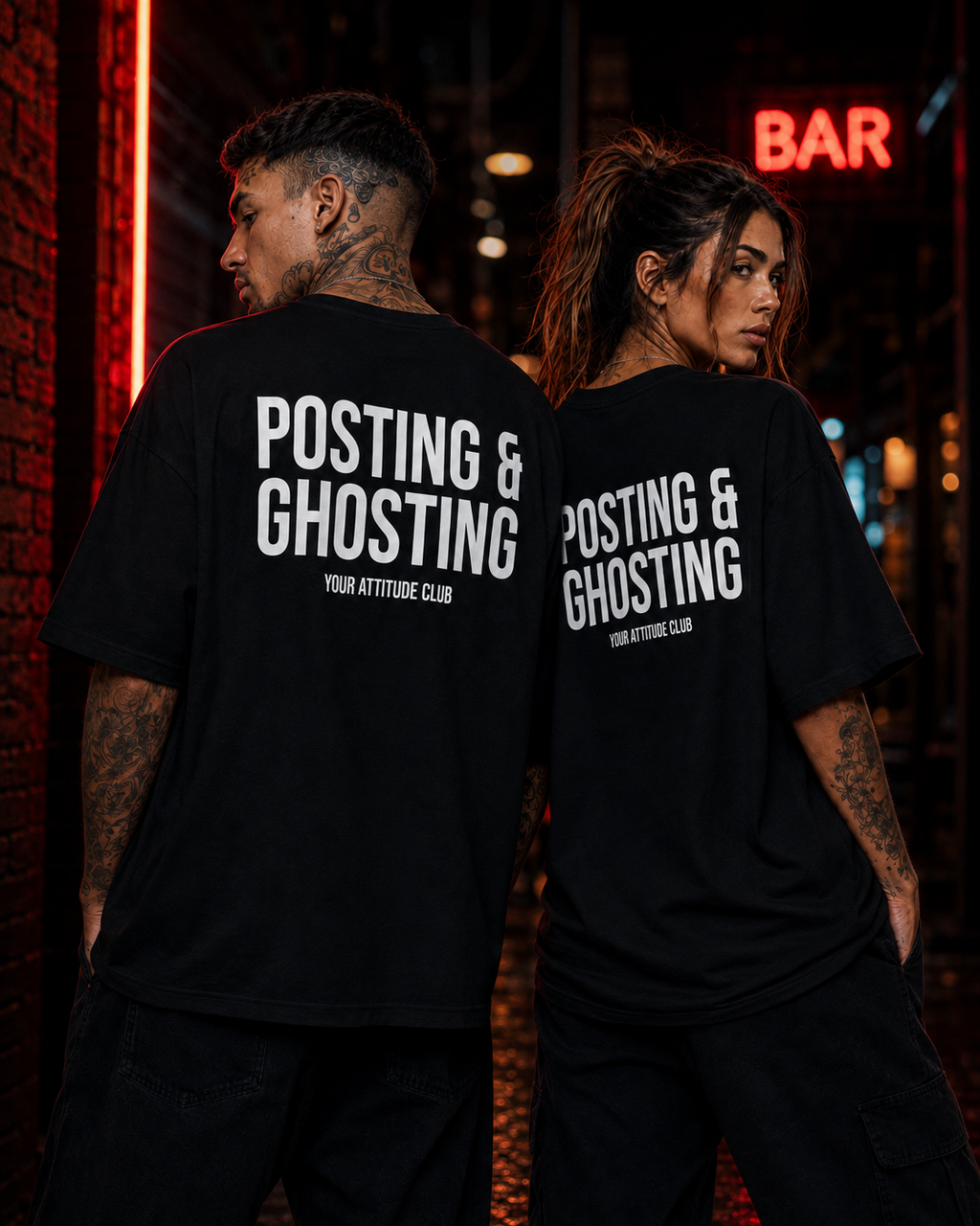 POSTING & GHOSTING – Unisex Oversize T-Shirt mit Backprint, lustiges Statement Shirt, moderne Streetwear, Geschenk für Frauen und Männer