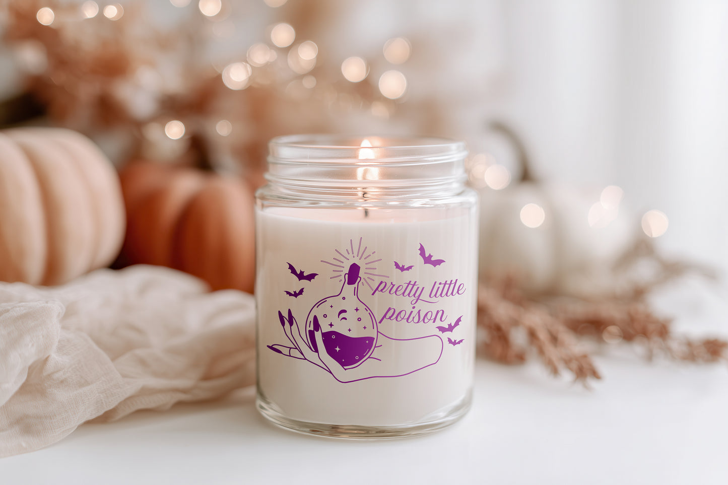 Pretty Little Poison Kerze Halloween Duftkerze Glas vegan Sojawachs Herbstdeko Geschenkidee spooky cozy vibes