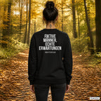 Fiktive Männer, echte Erwartungen – schwarzer Pullover mit weißem Backprint, Damen beim Herbstspaziergang
