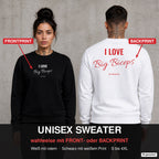 I love big biceps – Pullover wahlweise mit Front- oder Backprint, Paar vor Betonwand