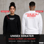 F*ck me like the government – Pullover wahlweise mit Front- oder Backprint, Paar vor Betonwand