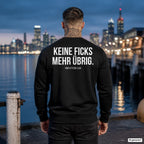 Keine Ficks mehr übrig – schwarzer Pullover mit weißem Backprint, Herren am Hafen