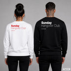 Sunday hangover club – Pullover mit Backprint, Frau in Weiß mit rotem und Mann in Schwarz mit weißem Aufdruck