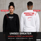 Respect me. I respect you – Pullover wahlweise mit Front- oder Backprint, Paar vor Betonwand