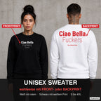 Ciao bella, fuckers – Pullover wahlweise mit Front- oder Backprint, Paar vor Betonwand