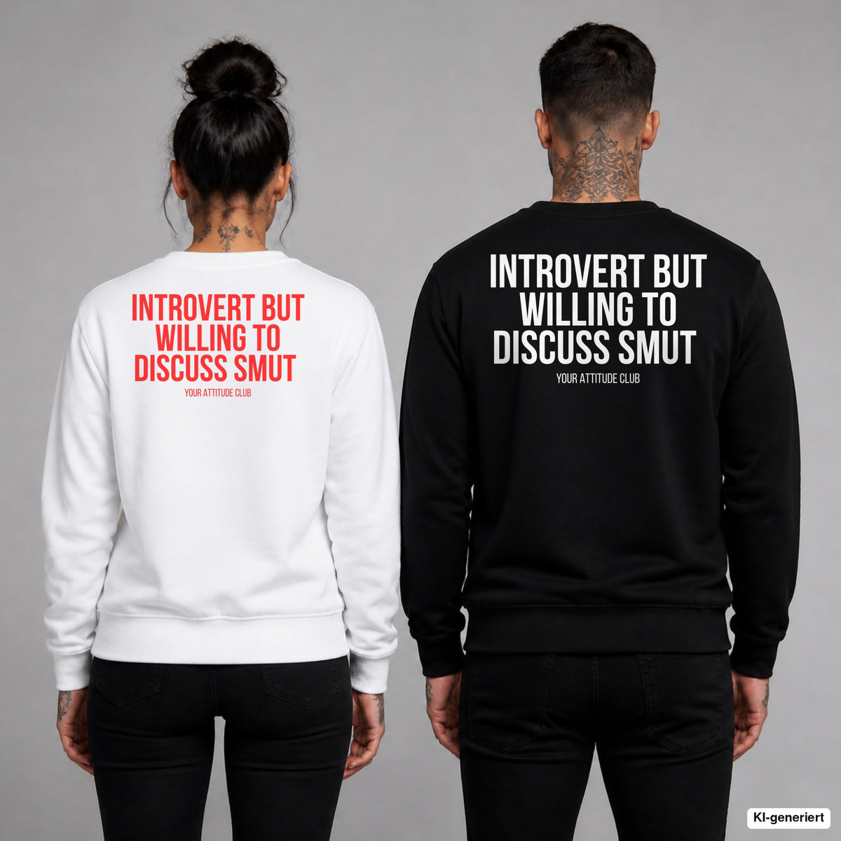 Introvert but willing to discuss smut – Pullover mit Backprint, Frau in Weiß mit rotem und Mann in Schwarz mit weißem Aufdruck