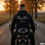 Pussy Power – schwarzer Hoodie mit weißem Backprint, Herren auf dem Motorrad