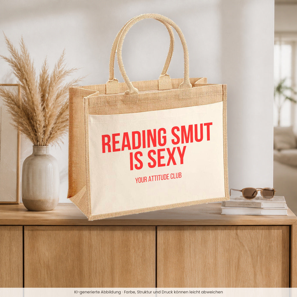 Reading smut is sexy – Jutetasche mit Spruch, auf dem Sideboard im Flur