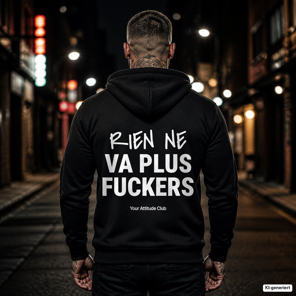 Rien Ne Va Plus Fuckers – schwarzer Hoodie mit weißem Backprint, Herren in der Stadt bei Nacht