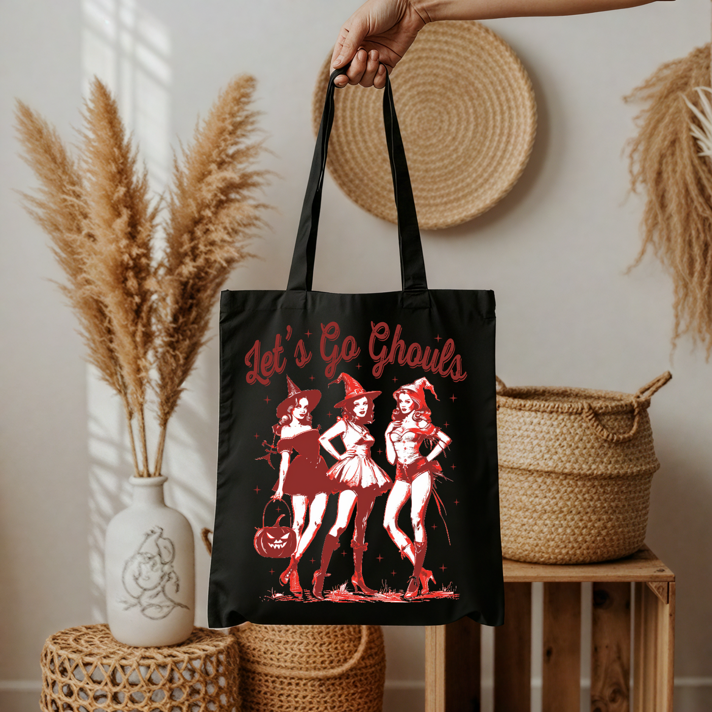 Let’s Go Ghouls Tasche beige – Stoffbeutel Baumwolle Hexenmotiv, Halloween Vintage Style, A4 A3 Aufbügler für T-Shirts, Jacken, Kissen, spooky DTG Print handmade