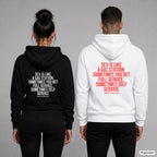 Sex is like a gas station, sometimes you get full service, sometimes self service – Hoodie mit Backprint, Frau in Schwarz und Mann in Weiß