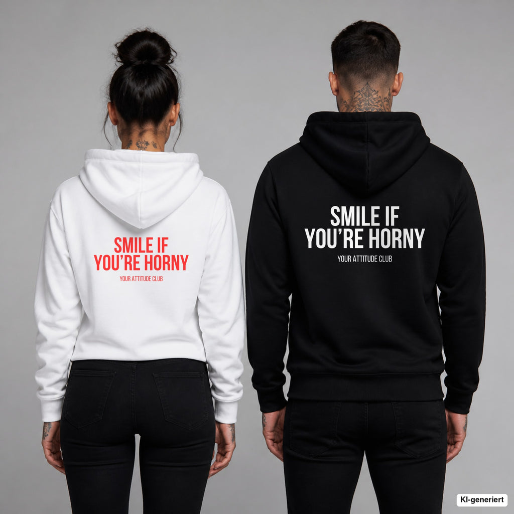 Smile if you’re horny – Hoodie mit Backprint, Frau in Weiß mit rotem und Mann in Schwarz mit weißem Aufdruck