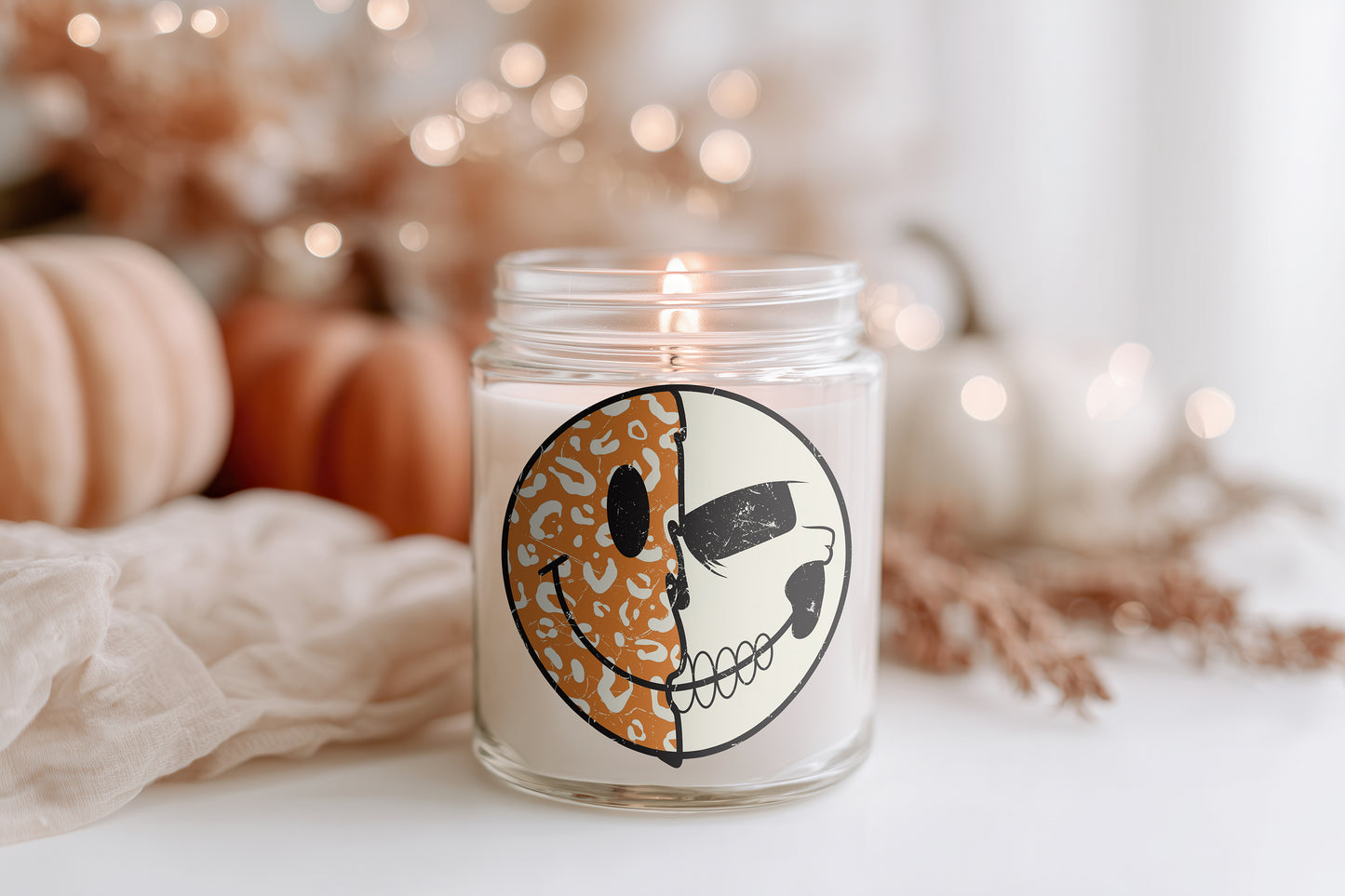 Smiley Skull Kerze Halloween Duftkerze Glas vegan Sojawachs, Retro Smiley Candle, Herbstdeko Geschenkidee Frauen, spooky Home Decor