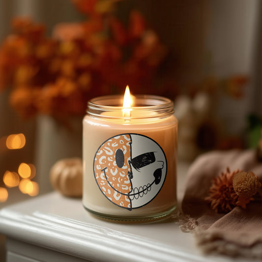 Smiley Skull Kerze Halloween Duftkerze Glas vegan Sojawachs, Retro Smiley Candle, Herbstdeko Geschenkidee Frauen, spooky Home Decor
