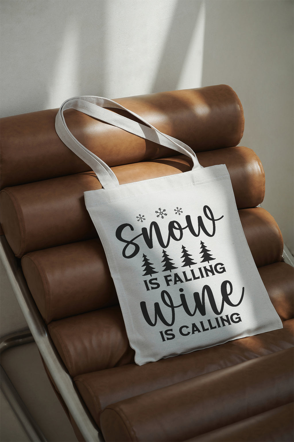 Snow is falling wine is calling Baumwollbeutel 38x42 cm mit langen Henkeln, Stofftasche bedruckt, Einkaufstasche Weihnachten, DTF Bügelbild, Geschenkidee