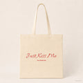 Just Kiss Me – Stoffbeutel mit Spruch natur mit rotem Aufdruck, Produktansicht