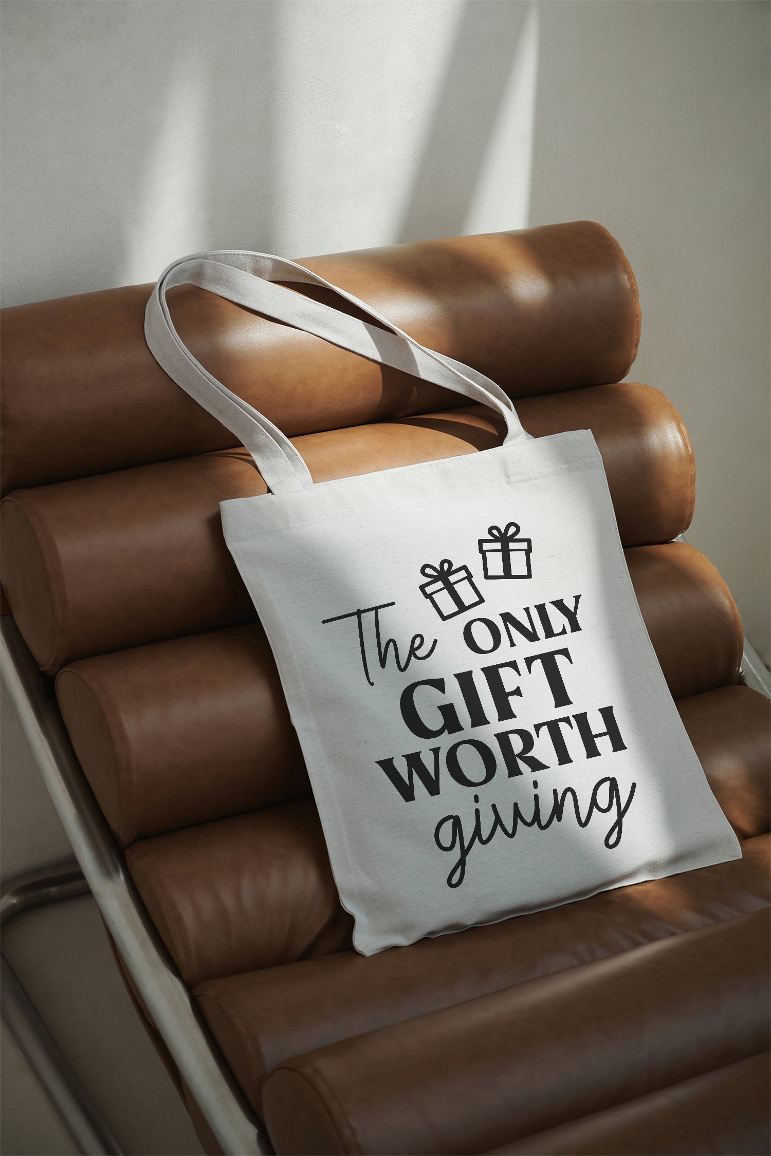 The only gift worth giving Baumwollbeutel 38x42 cm mit langen Henkeln, Stofftasche bedruckt, Einkaufstasche Weihnachten, DTF Bügelbild, Geschenkidee