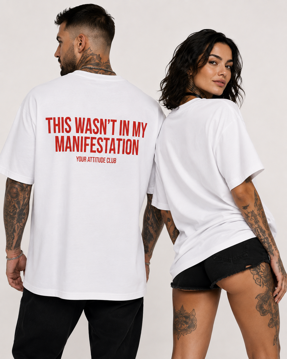 THIS WASN’T IN MY MANIFESTATION – Schwarzes Oversize Unisex Shirt, lustiger Spruch, Sarkasmus Shirt, Statement Shirt, Backprint, Geschenk, Streetwear