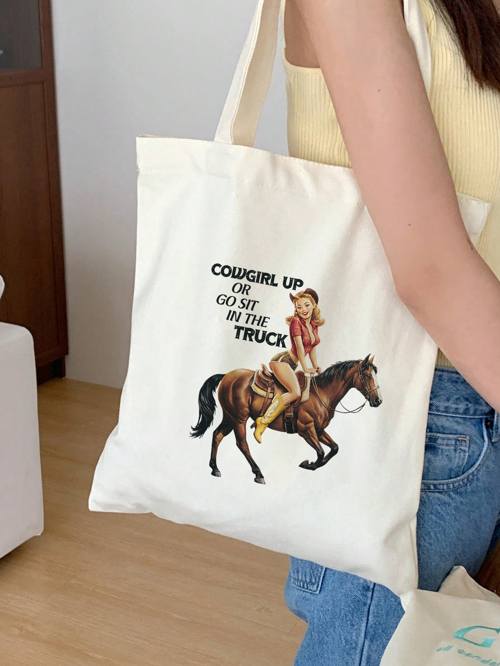 Cowgirl Up Or Go Sit In The Truck Baumwollbeutel 38x42 cm 70 cm Henkel Stofftasche Umhängetasche Einkaufstasche Jutebeutel nachhaltig fair produziert langlebig wiederverwendbar