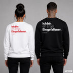 Ich bin ein Engel. Ein gefallener – Weihnachtspullover mit Backprint, Frau in Weiß mit rotem und Mann in Schwarz mit weißem Aufdruck