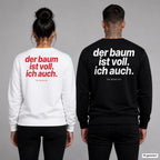Der Baum ist voll. Ich auch – Weihnachtspullover mit Backprint, Frau in Weiß mit rotem und Mann in Schwarz mit weißem Aufdruck
