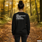 Mein Weihnachtswunsch liegt nicht unterm Baum. Sondern im Bett – schwarzer Weihnachtspullover mit weißem Backprint, Damen beim Herbstspaziergang