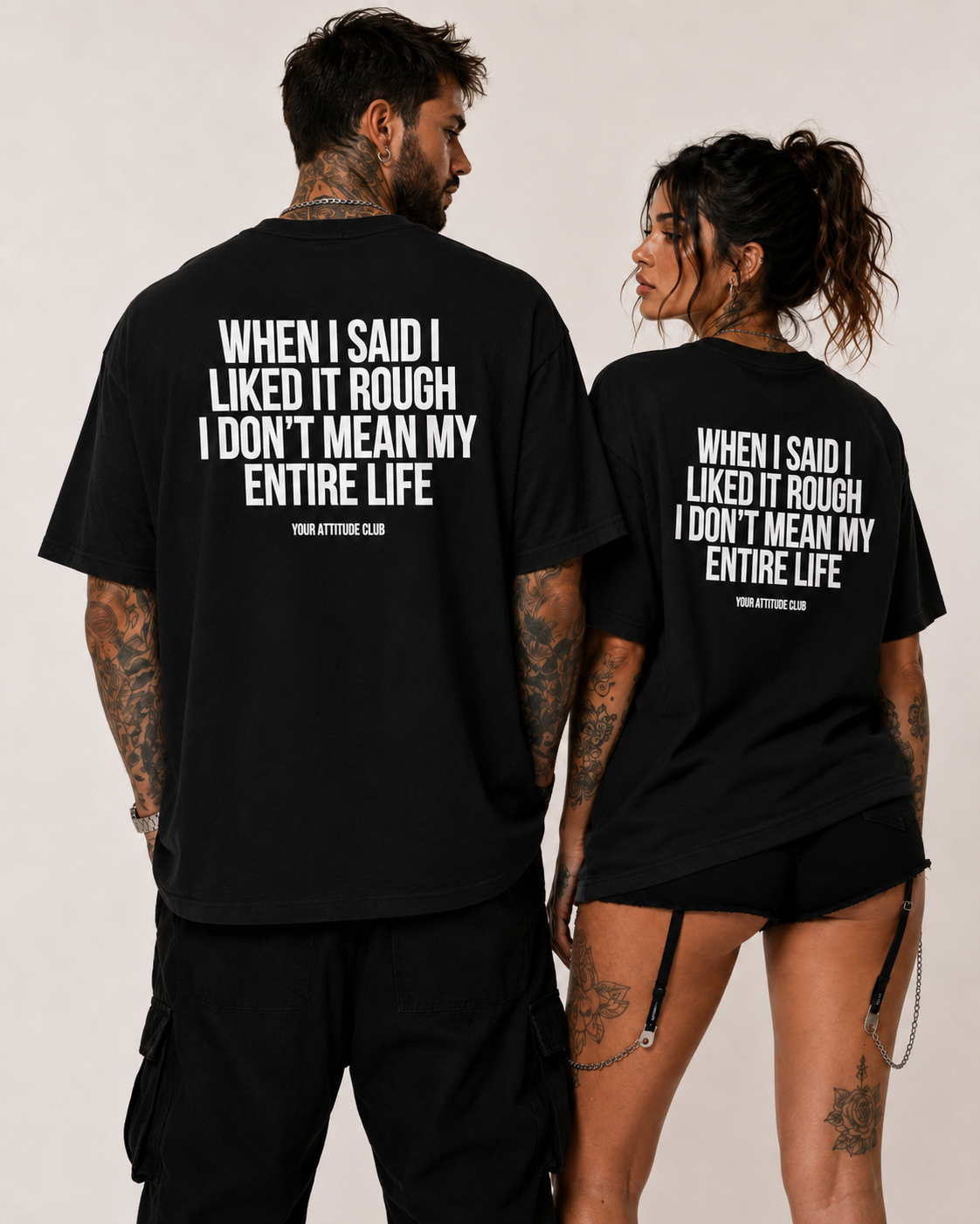 WHEN I SAID I LIKED IT ROUGH I DON’T MEAN MY ENTIRE LIFE – Oversize Unisex Shirt Weiß, frecher Spruch, schwarzer Humor, Statement Shirt, Backprint