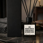 Diffusor Der Wecker und ich gehen ab heute getrennte Wege. Nahaufnahme weißes Etikett