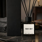 Diffusor Fuck it. Do it. Nahaufnahme weißes Etikett