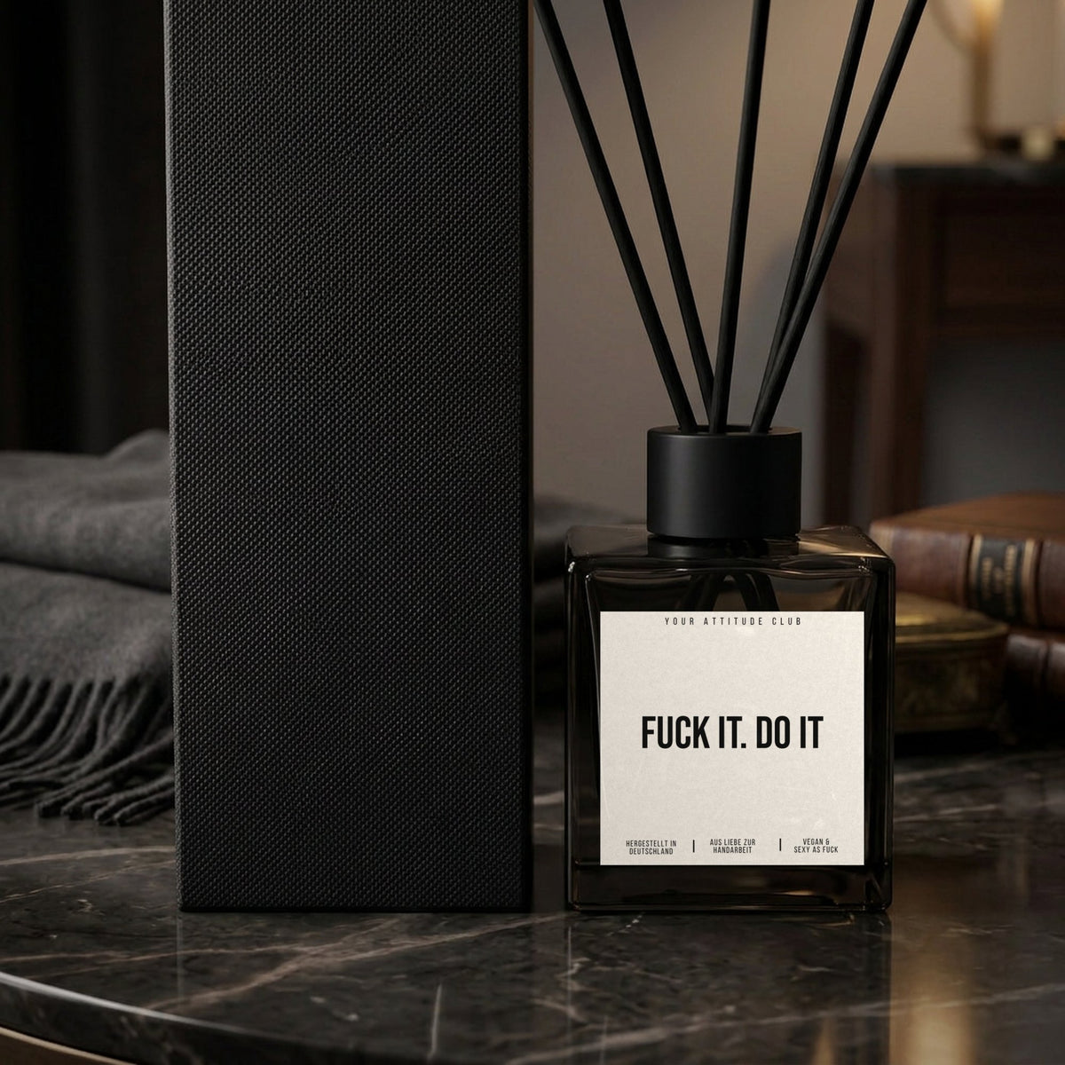 Diffusor Fuck it. Do it. Nahaufnahme weißes Etikett