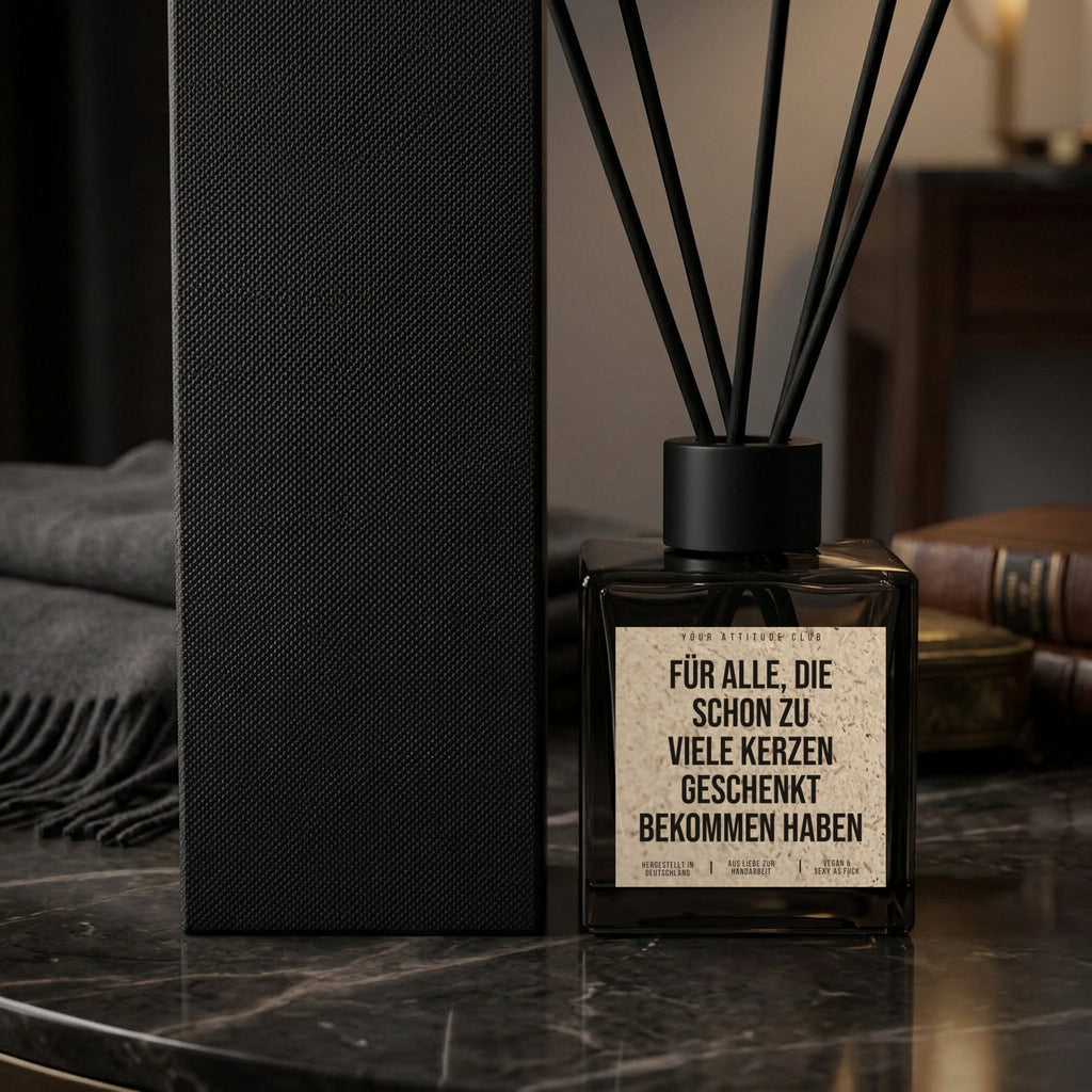 Diffusor Für alle, die schon zu viele Kerzen geschenkt bekommen haben. Nahaufnahme Naturgras-Etikett