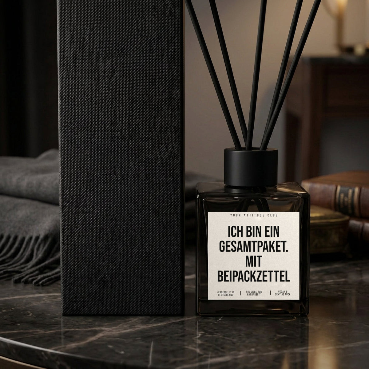 Diffusor Ich bin ein Gesamtpaket. Mit Beipackzettel. Nahaufnahme weißes Etikett
