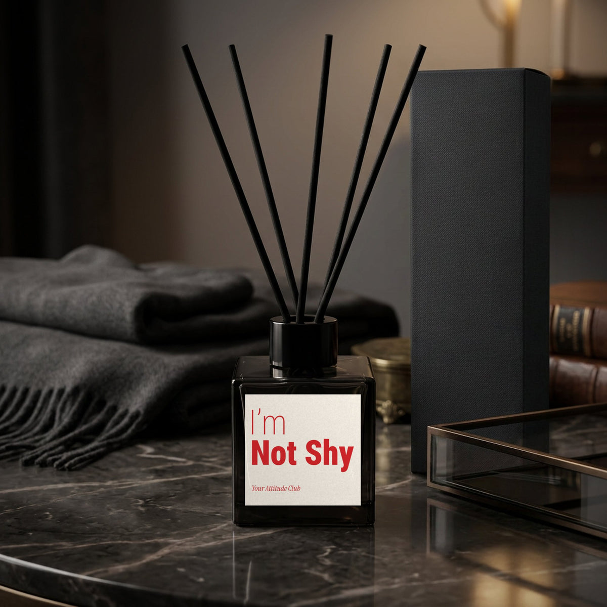 Duftdiffusor mit Spruch I’m Not Shy – rotes Design auf weißem Etikett