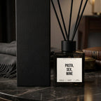 Diffusor Pasta, sex, wine Nahaufnahme weißes Etikett
