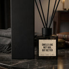 Diffusor Smells like wet dog, but better. Nahaufnahme Naturgras-Etikett