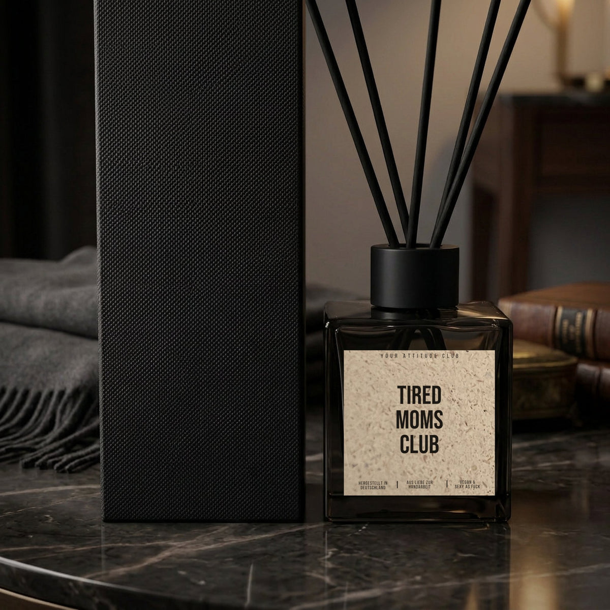 Diffusor Tired Moms Club Nahaufnahme Naturgras-Etikett