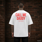 CALL ME DADDY – weißes Oversize T-Shirt mit rotem Backprint, Herren