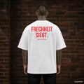 FRECHHEIT SIEGT. – weißes Oversize T-Shirt mit rotem Backprint, Herren