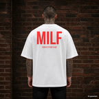 MILF – weißes Oversize T-Shirt mit rotem Backprint, Herren