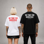 NO TIME FOR NONSENSE – Oversize T-Shirt Unisex mit Backprint, Frau in Weiß mit rotem und Mann in Schwarz mit weißem Aufdruck